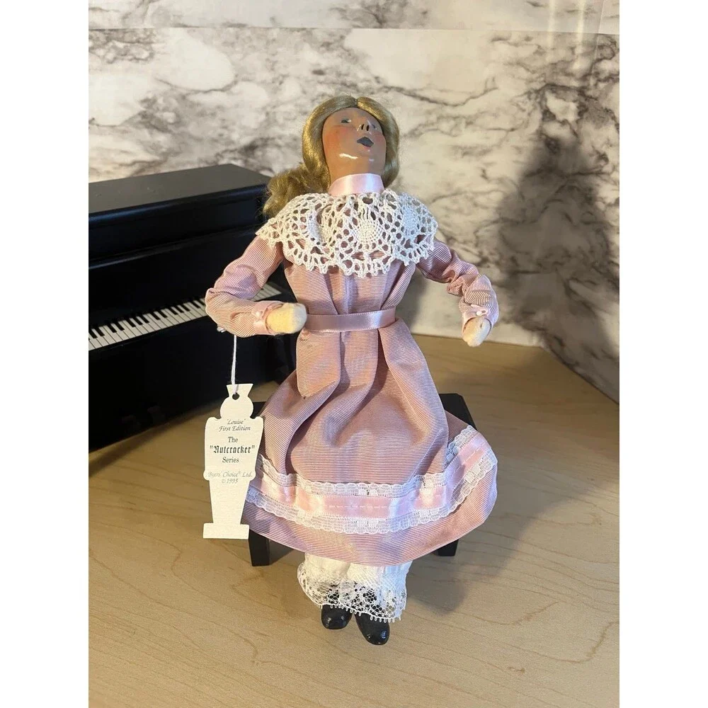 BYERS CHOICE Caroler Louise with Piano Nutcracker Series 1st Edition 1995